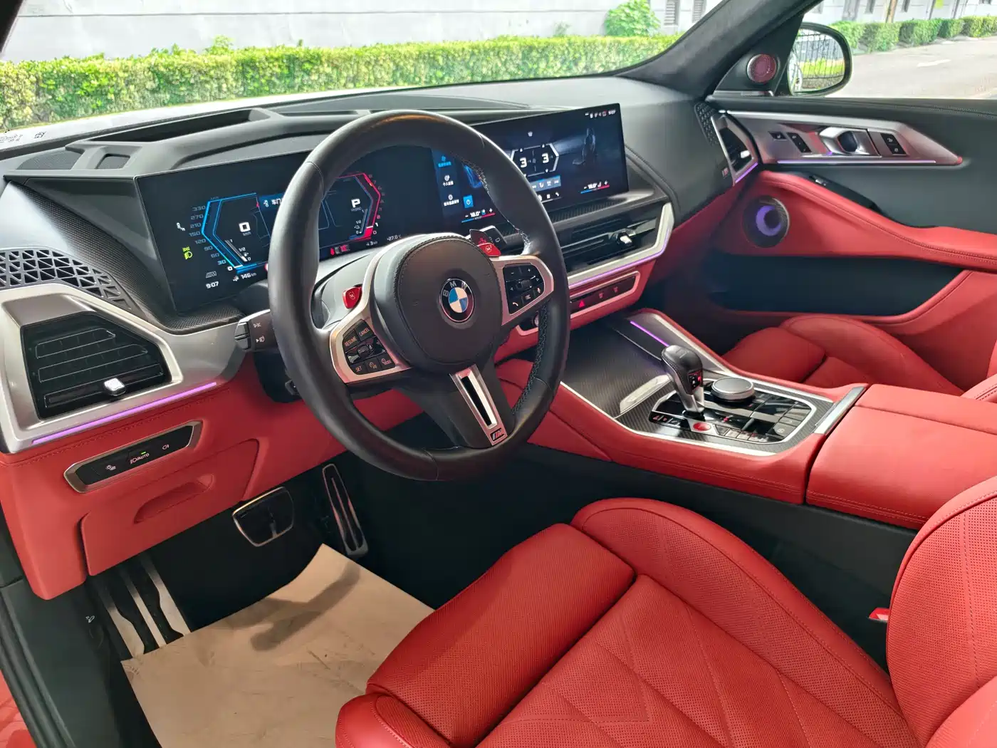 BMW XM 2023 50e фото 8