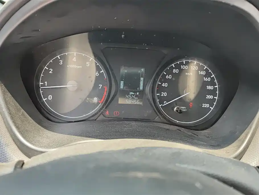 Hyundai Verna 2017 1.4L Manual Color Sunroof Edition (China V) фото 14