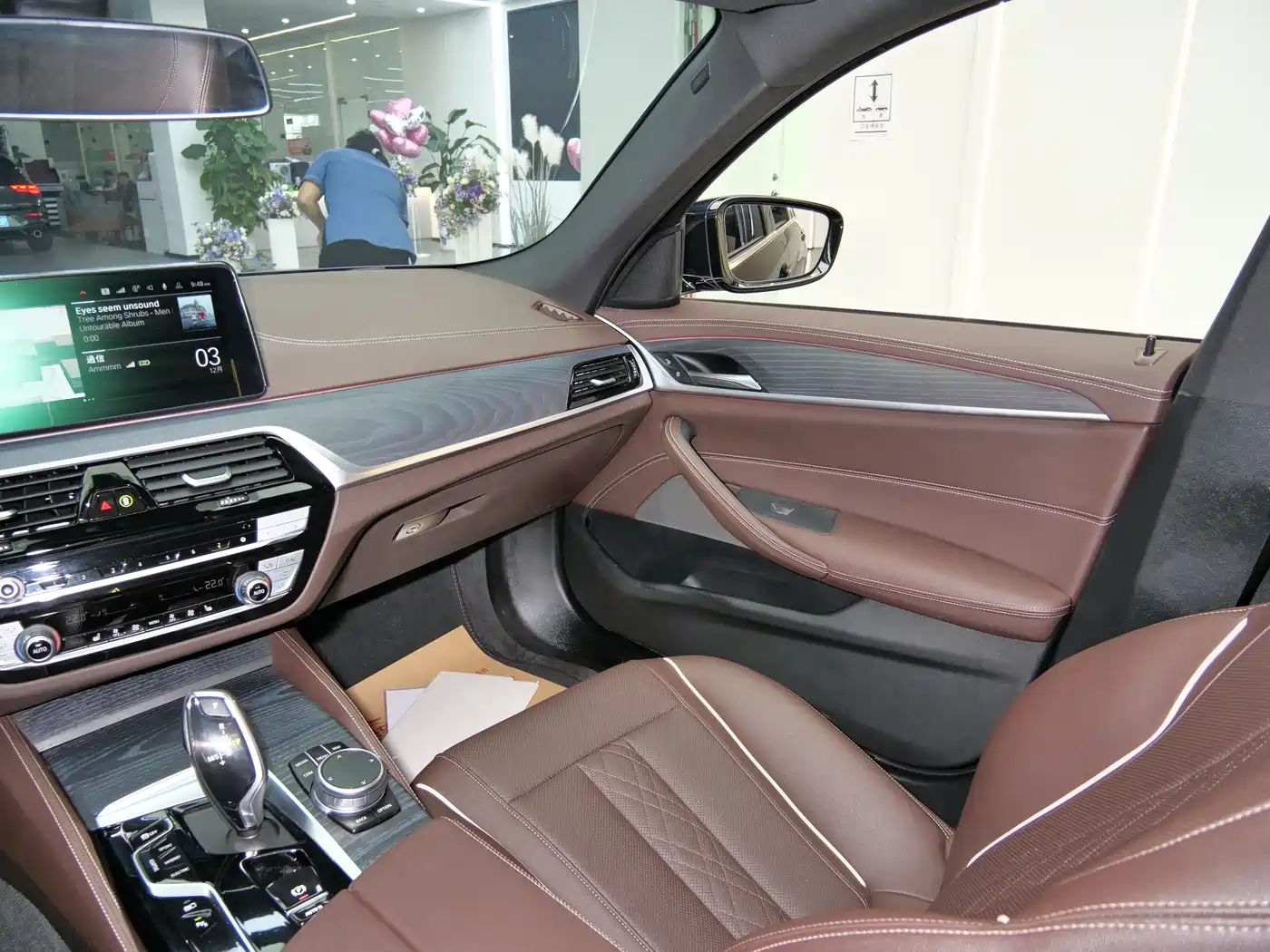 BMW 5 Series New Energy 2022 535Le M Sport Package фото 16