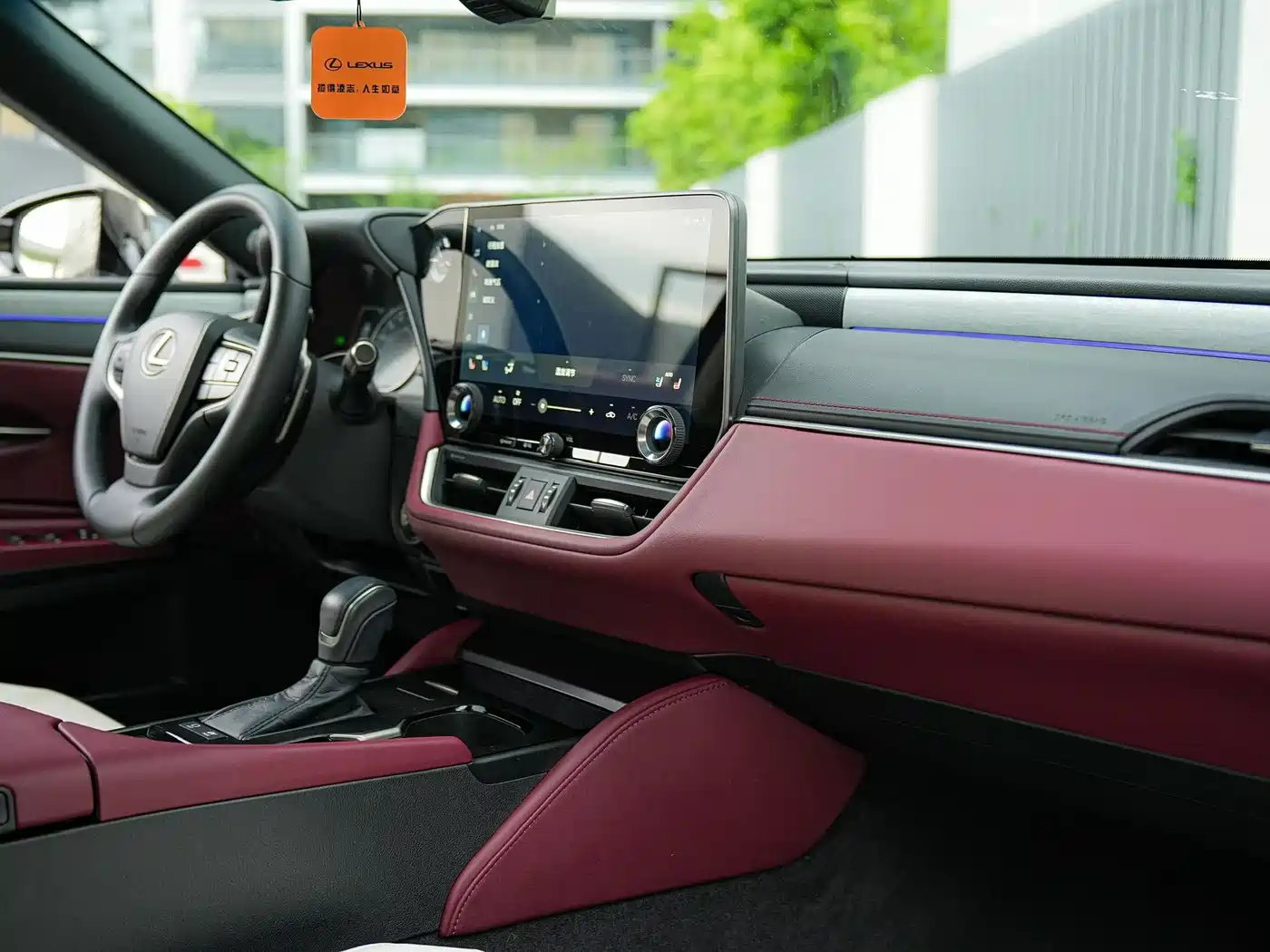 Lexus ES 2025 300h Ultimate Edition фото 11