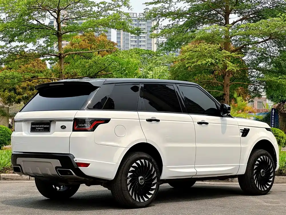 Land Rover Range Rover Sport 2014 3.0 SC V6 HSE фото 8