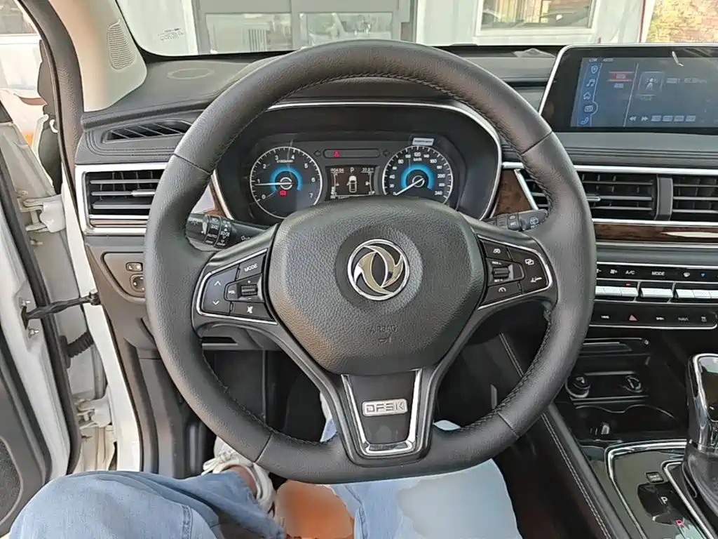 Dongfeng Fengguang Fengguang 580 2018 2017 1.5T CVT Smart Edition