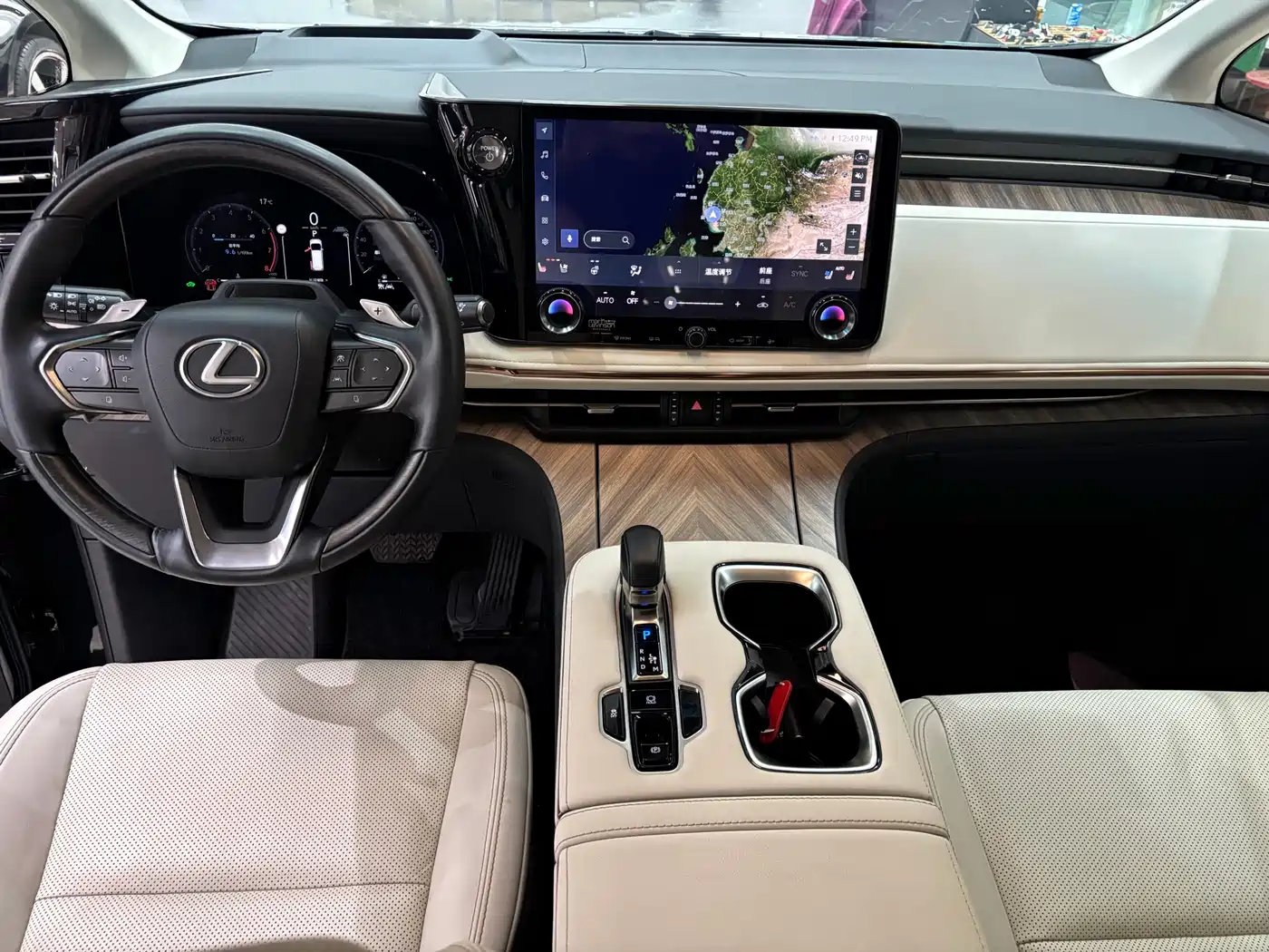 LEXUS LM