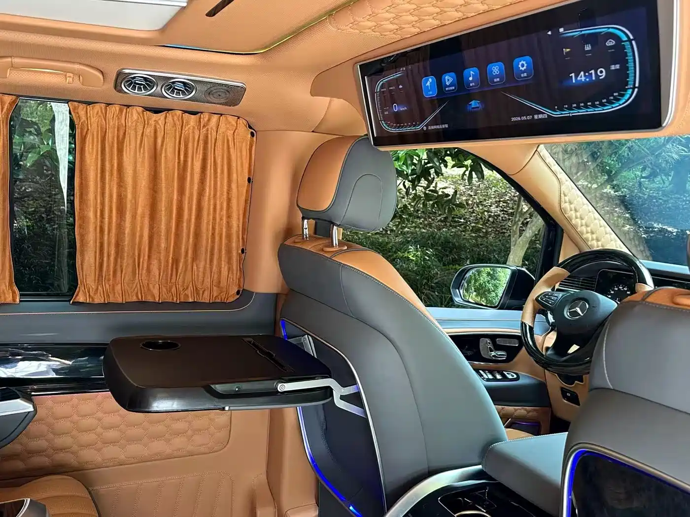 Mercedes-Benz Vito 2023 2.0T Elite 7-Seater фото 8