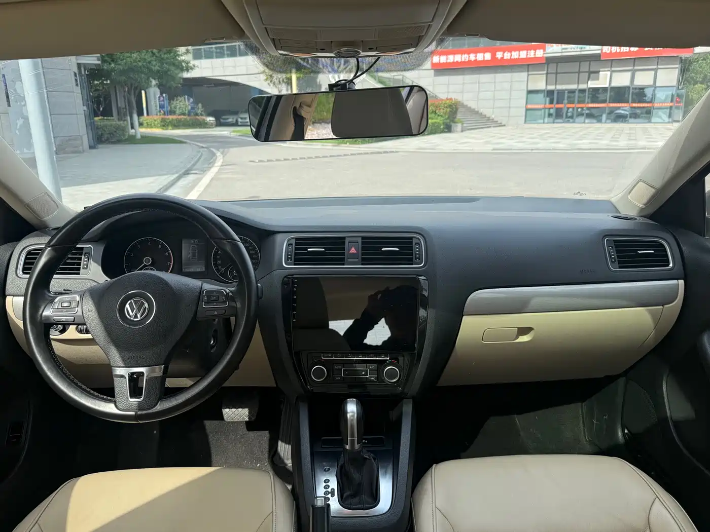 Volkswagen Sagitar 2012 1.4TSI Automatic Luxury фото 8