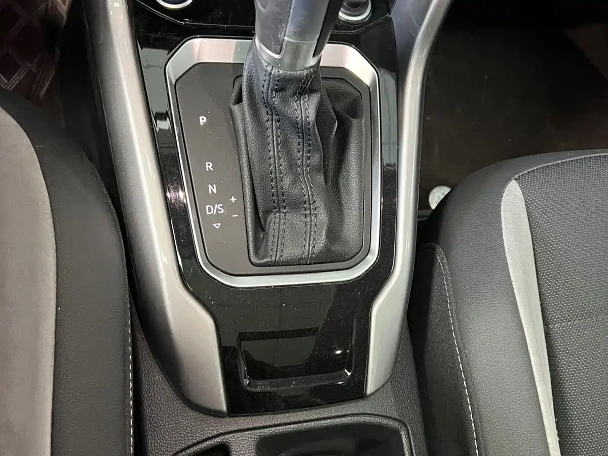 Volkswagen T-ROC 2022 280TSI DSG 2WD Elite PLUS фото 12