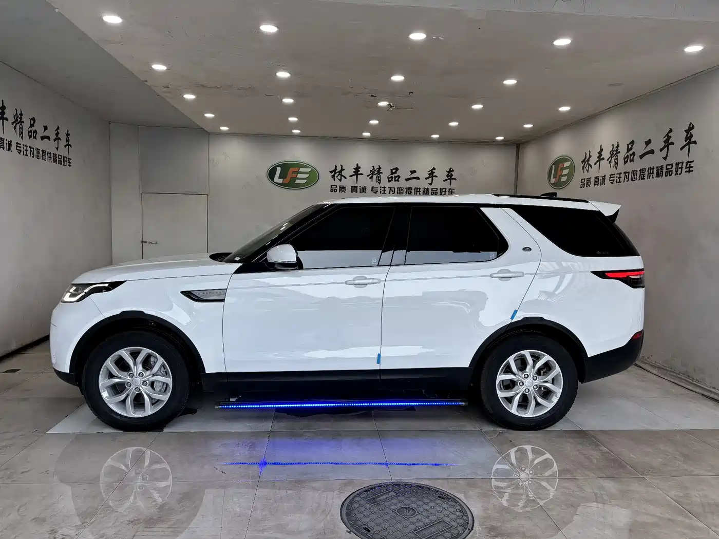 Land Rover Discovery 2017 3.0 SC V6 SE фото 4