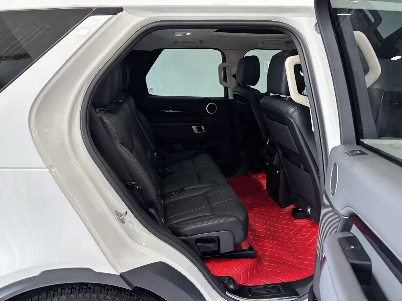 Land Rover Discovery 2017 3.0 SC V6 SE фото 22