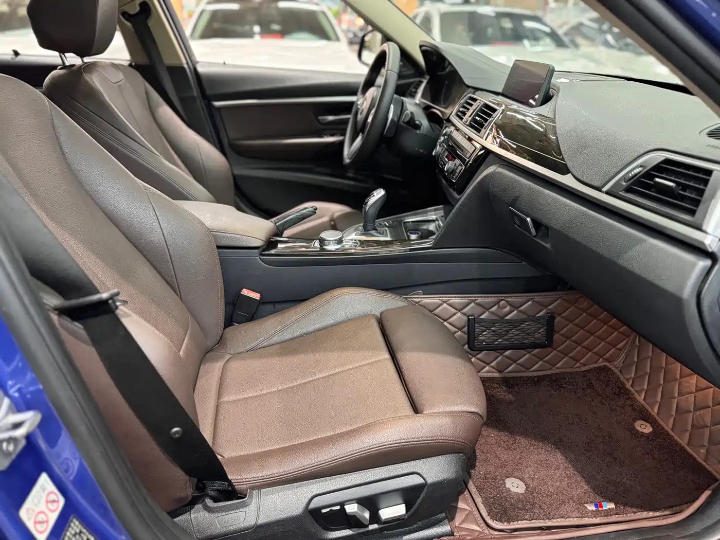 BMW 3 Series 2018 320Li M Sport Black Night Edition фото 40