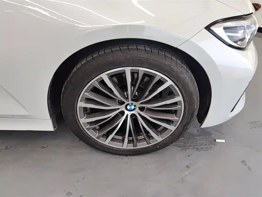 BMW 3 Series 2021 320i Sport Package фото 6