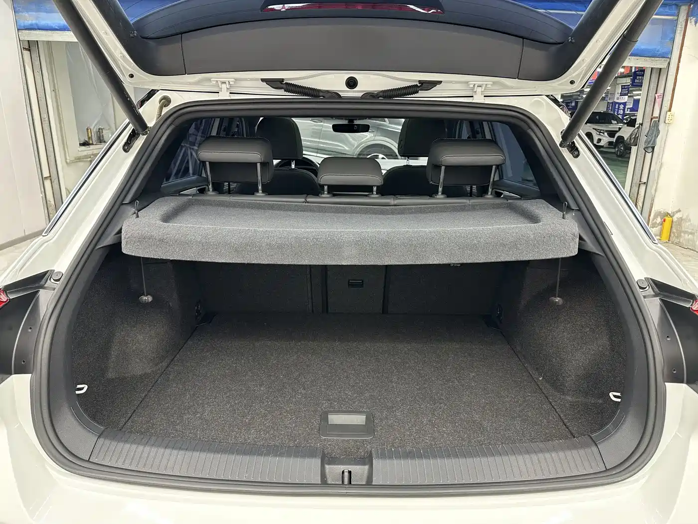 VOLKSWAGEN T-ROC EXPLORING SONGS