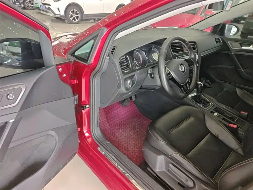 Volkswagen Golf 2017 230TSI Auto Comfort Millionth Anniversary Edition фото 16