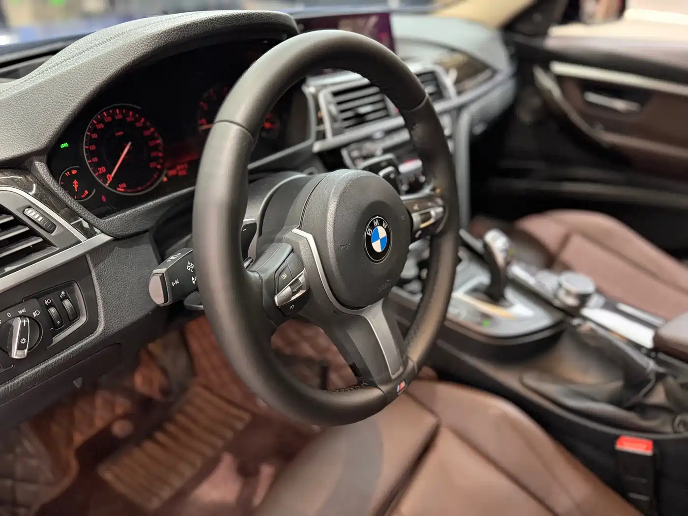 BMW 3 Series 2018 320Li M Sport Black Night Edition фото 14