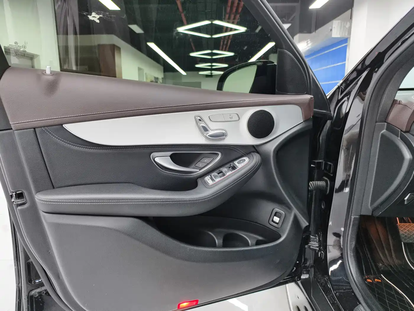 Mercedes-Benz GLC 2020 Facelift GLC 260 L 4MATIC Dynamic фото 11