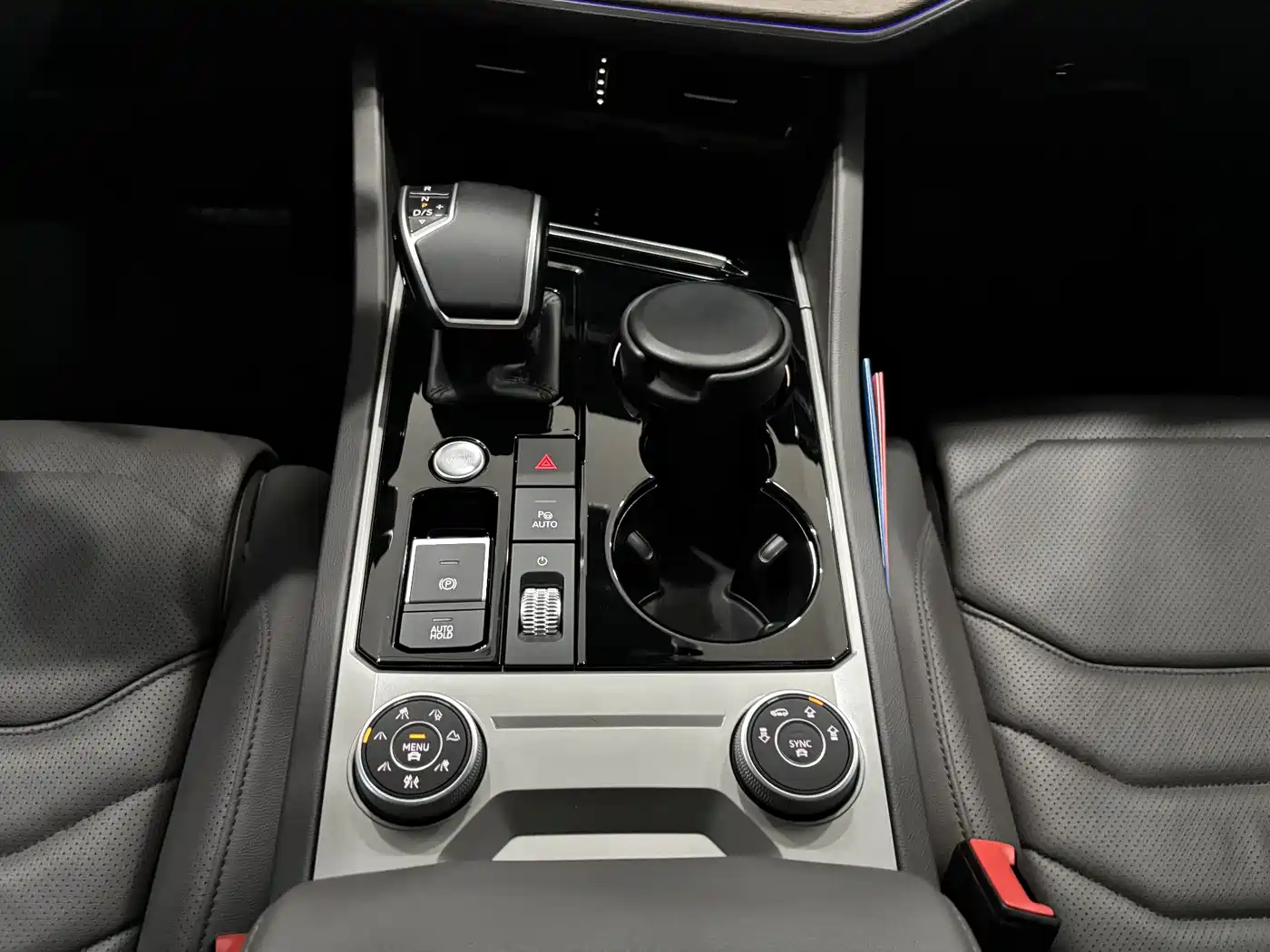 Volkswagen Touareg 2022 3.0TSI Rui Xiang Edition Classic Sport Package фото 17