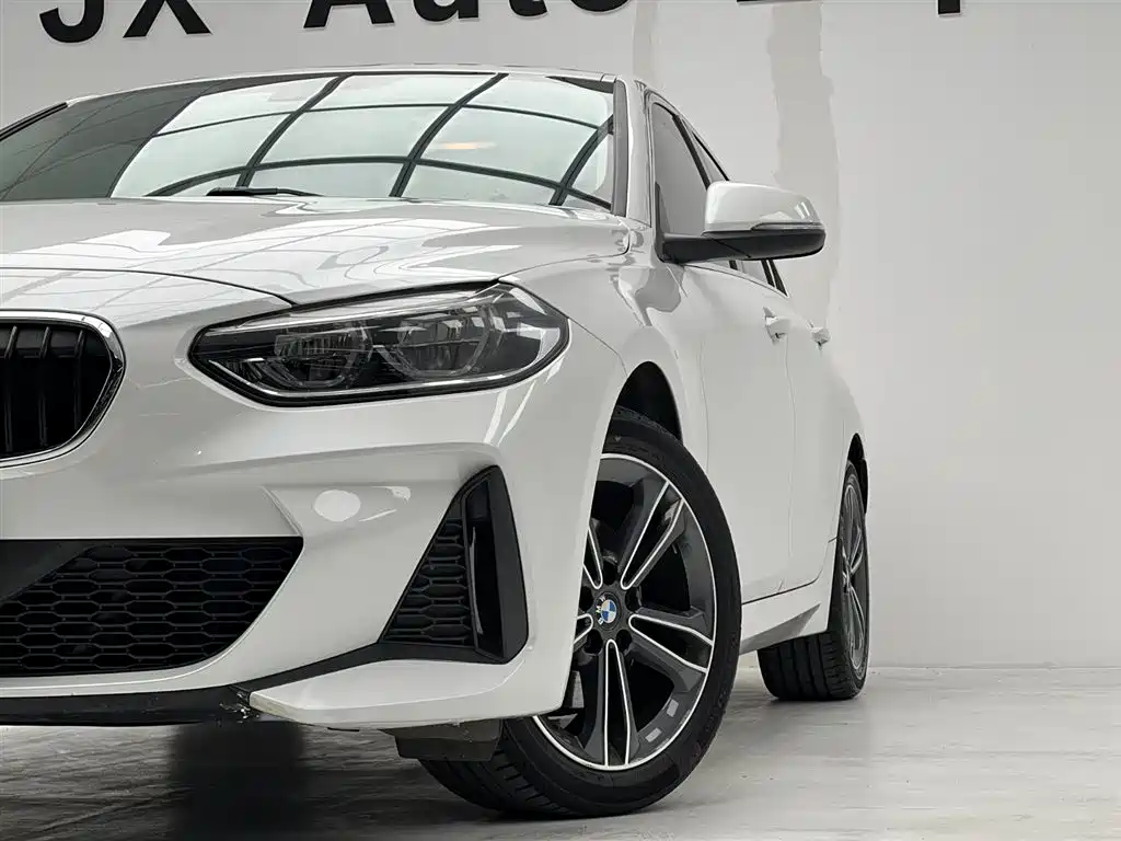BMW 1 Series 2021 Facelift 120i M Sport фото 4