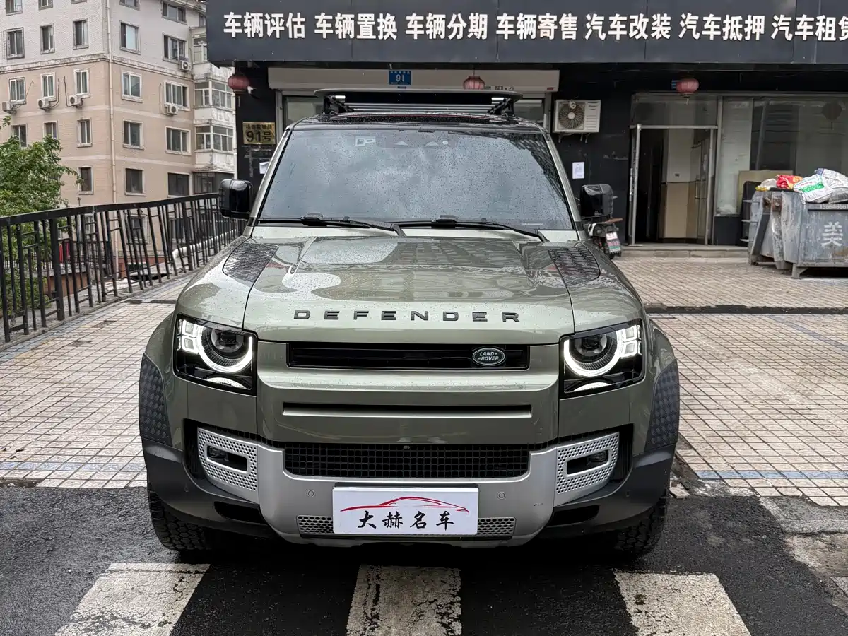 Land Rover Defender 2023 Facelift 110 3.0T P400 Dark Special Edition фото 2