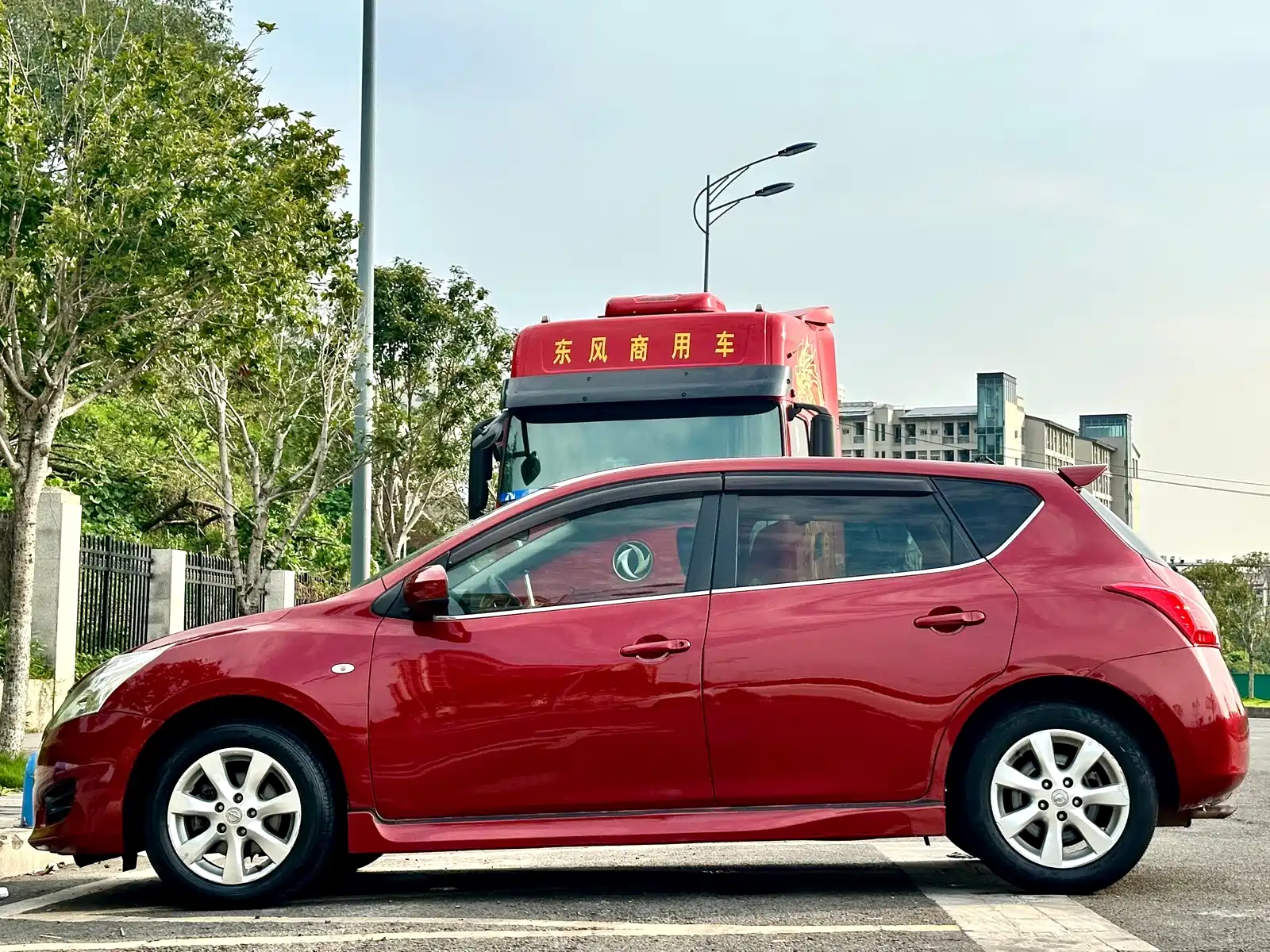 Фото 8 - Nissan Tiida
