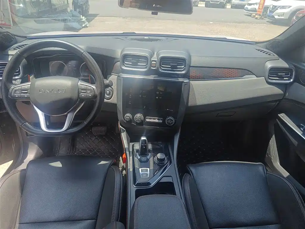Lynk & Co 03 2021 2.0TD Auto Jin Plus фото 14