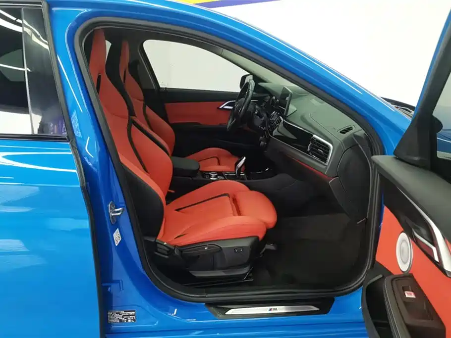 BMW 1 Series 2022 125i M Sport Shadow Edition фото 8