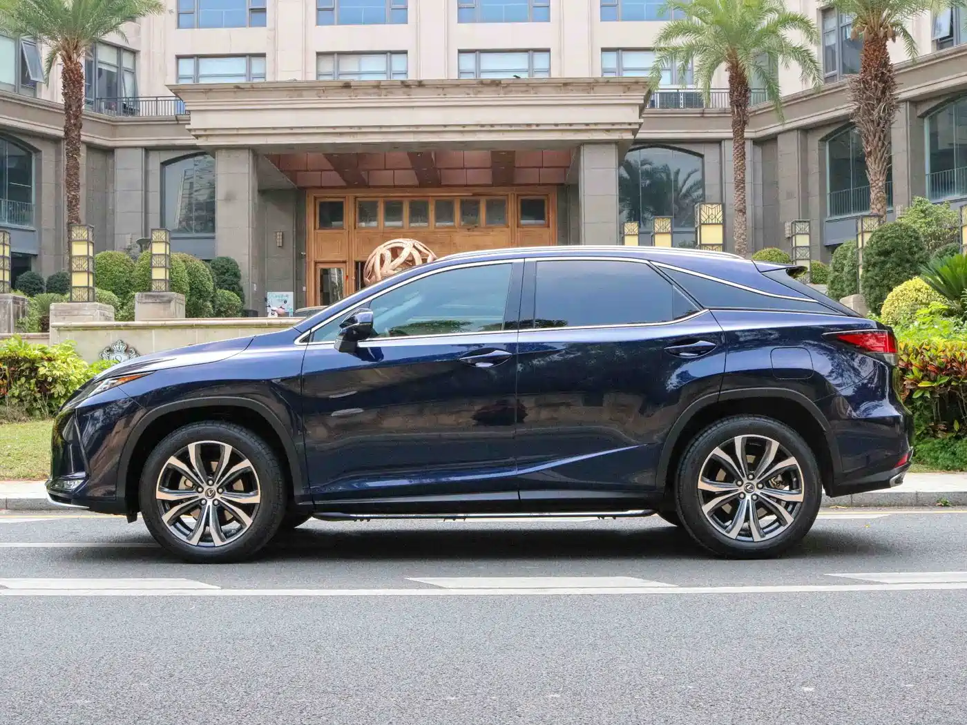 Lexus RX 2020 Facelift 300 AWD Elegance Edition фото 10