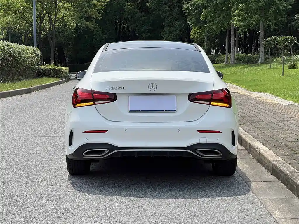 Mercedes-Benz A-Class 2020 A 200 L Sport Sedan фото 5