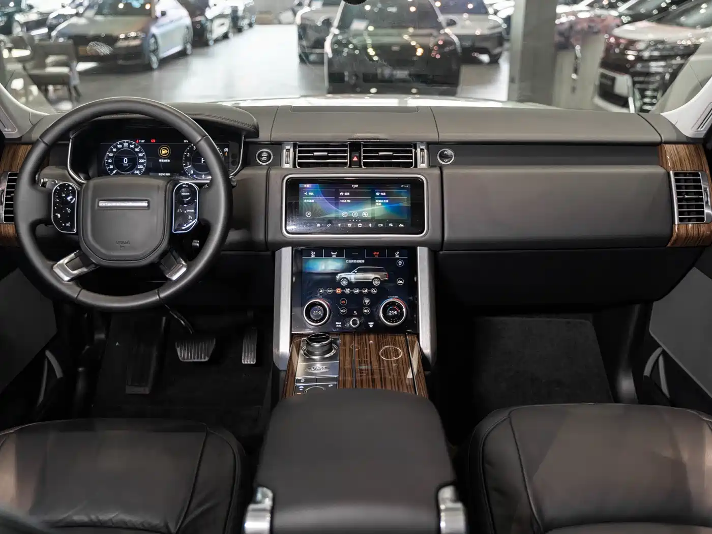 Land Rover Range Rover 2018 3.0 SC V6 Golden Age Edition фото 11