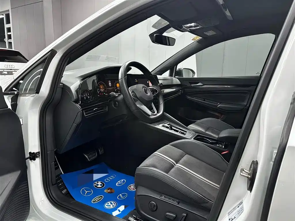 Volkswagen Golf 2023 Facelift 280TSI DSG R-Line Lite фото 10