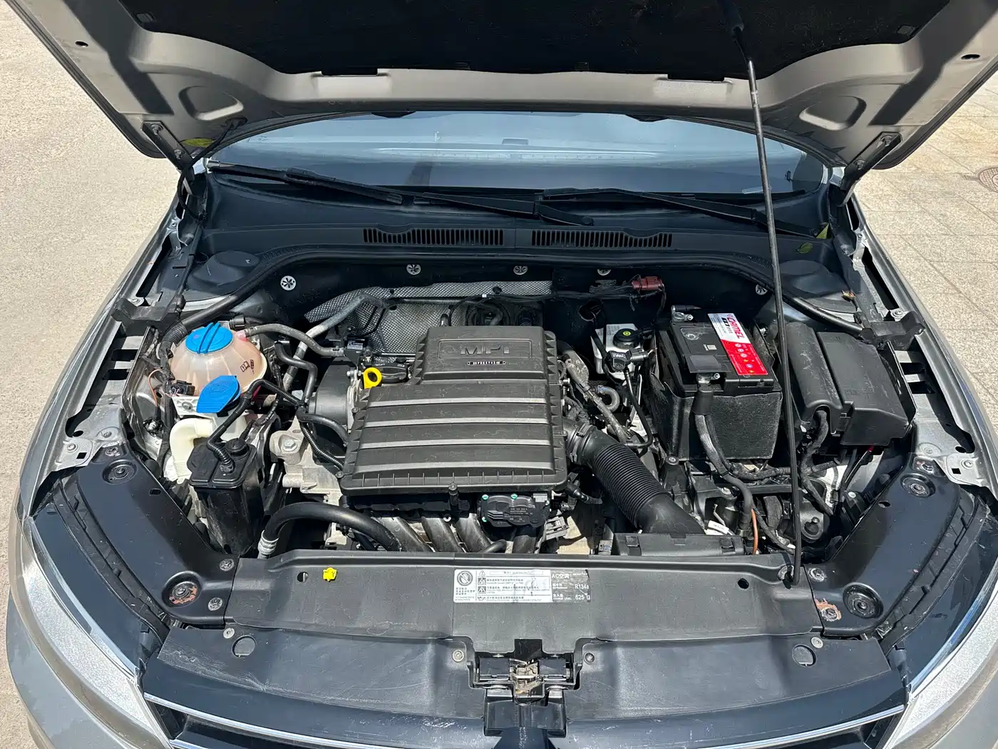 Volkswagen Sagitar 2018 1.6L Automatic Comfort фото 15