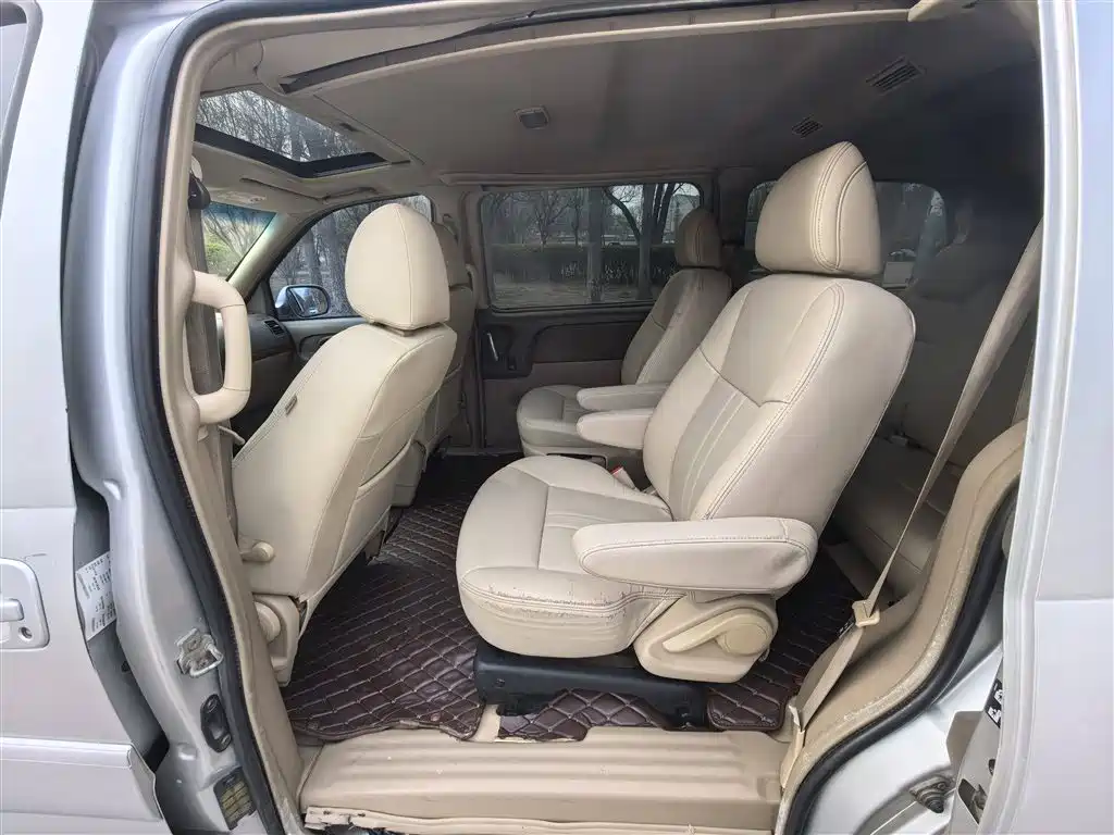 Buick GL8 2011 2.4L CT Luxury Business Comfort Edition фото 8