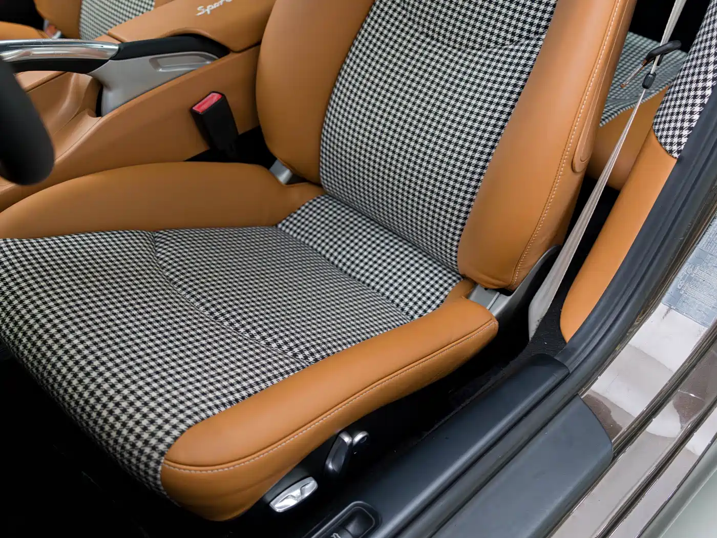 Porsche 911 2010 Carrera 4 3.6L фото 27