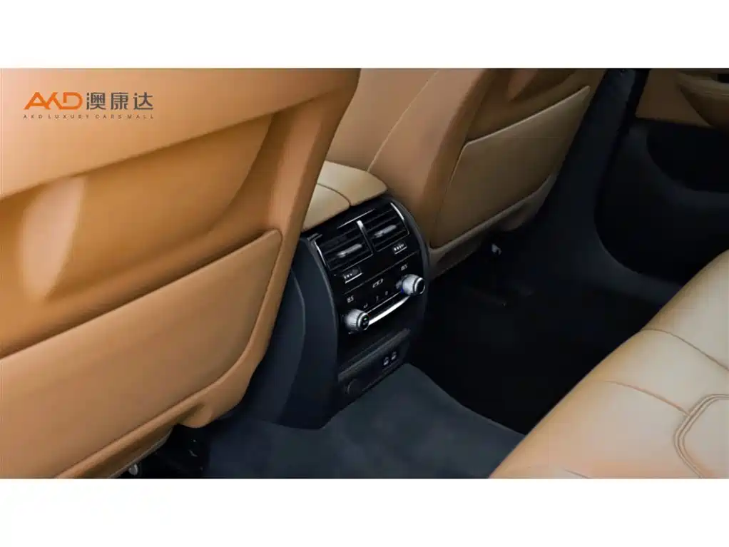BMW 6 Series GT 2020 630i M Sport Package фото 9