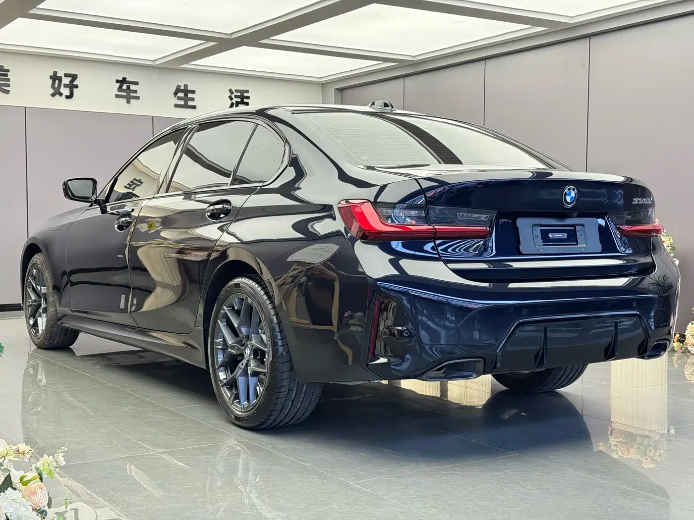 BMW 3 Series 2025 330Li M Sport Night Edition фото 15
