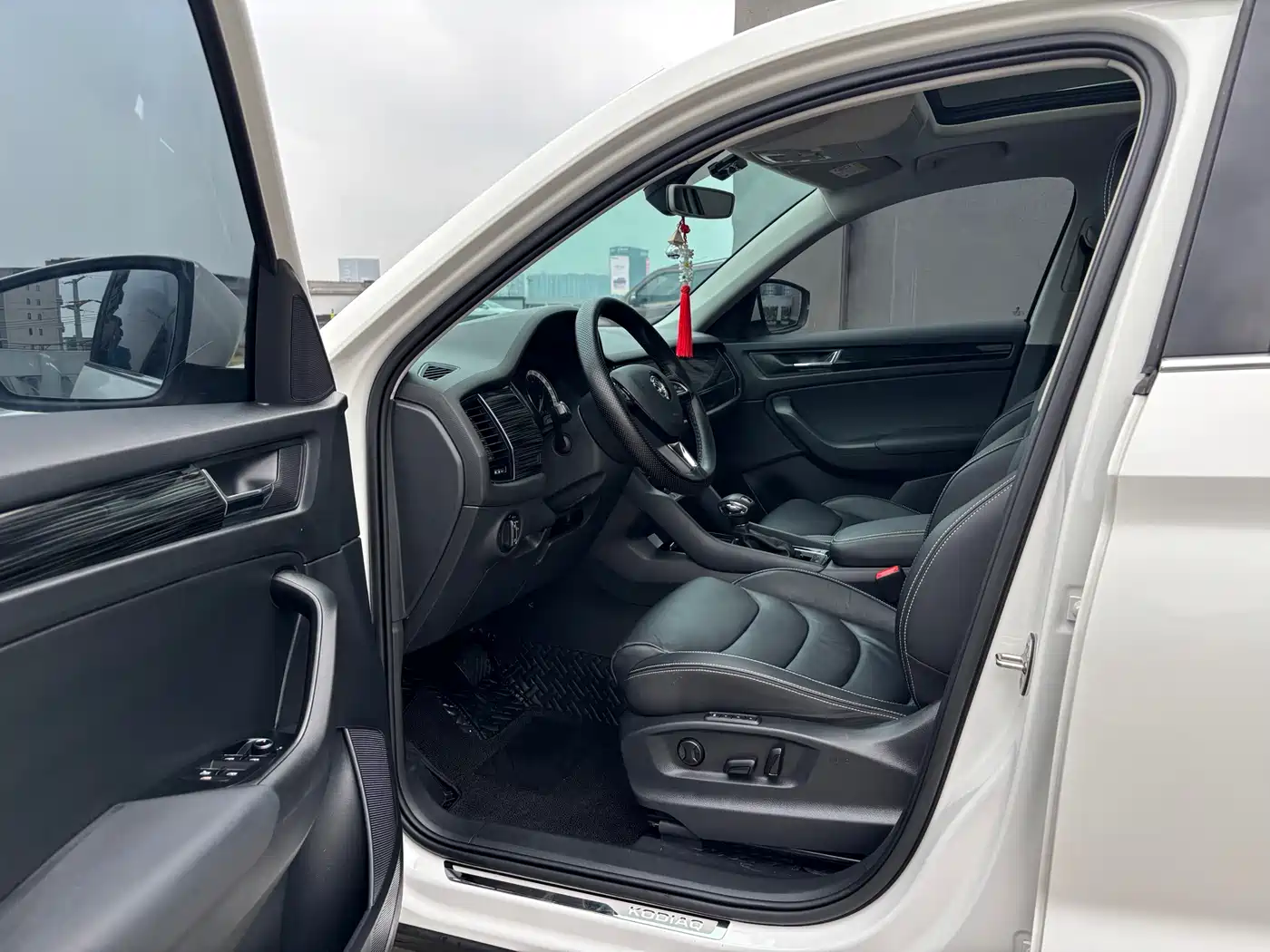 Škoda Kodiaq 2018 TSI330 7-seat FWD Luxury Premium фото 7