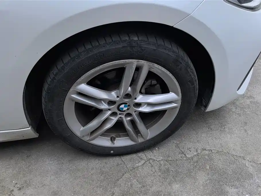BMW 1 Series 2019 118i M Sport Package фото 6
