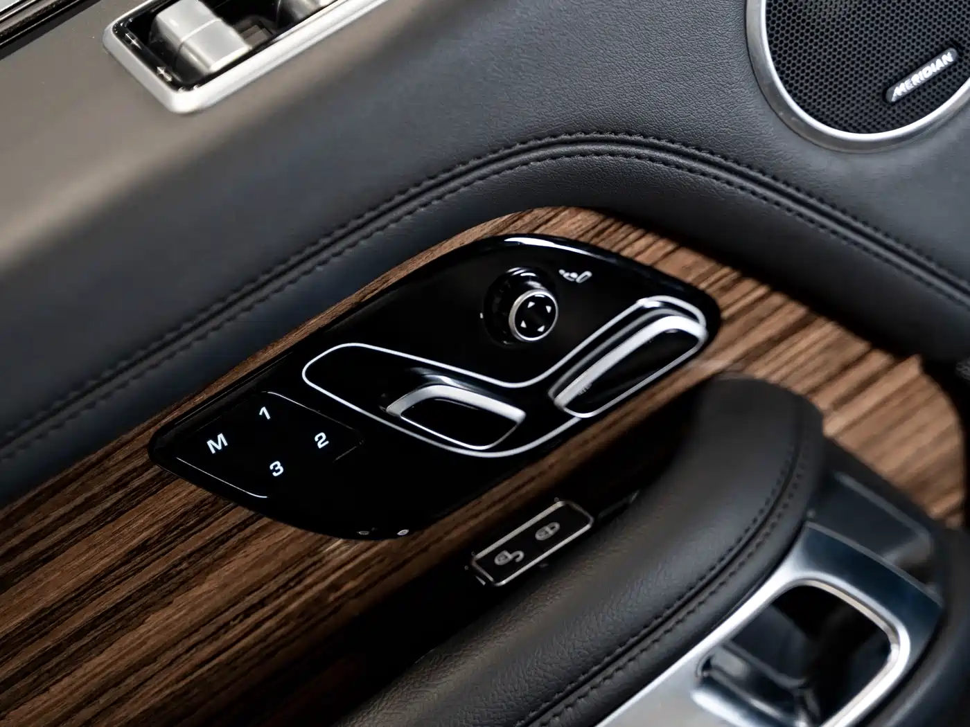 Land Rover Range Rover 2018 3.0 SC V6 Golden Age Edition фото 18