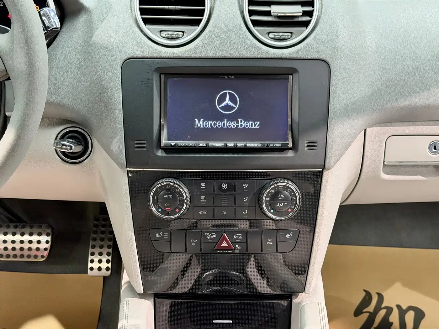 Mercedes-Benz M-Class 2010 ML 300 4MATIC фото 15