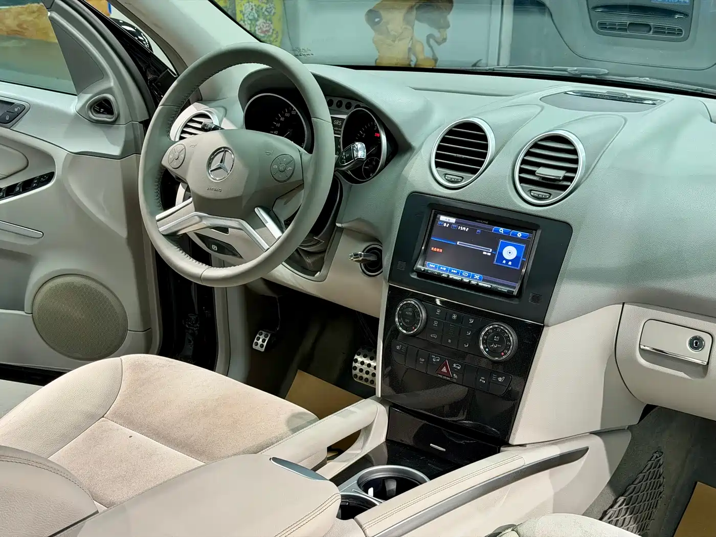 Mercedes-Benz M-Class 2010 ML 300 4MATIC фото 11