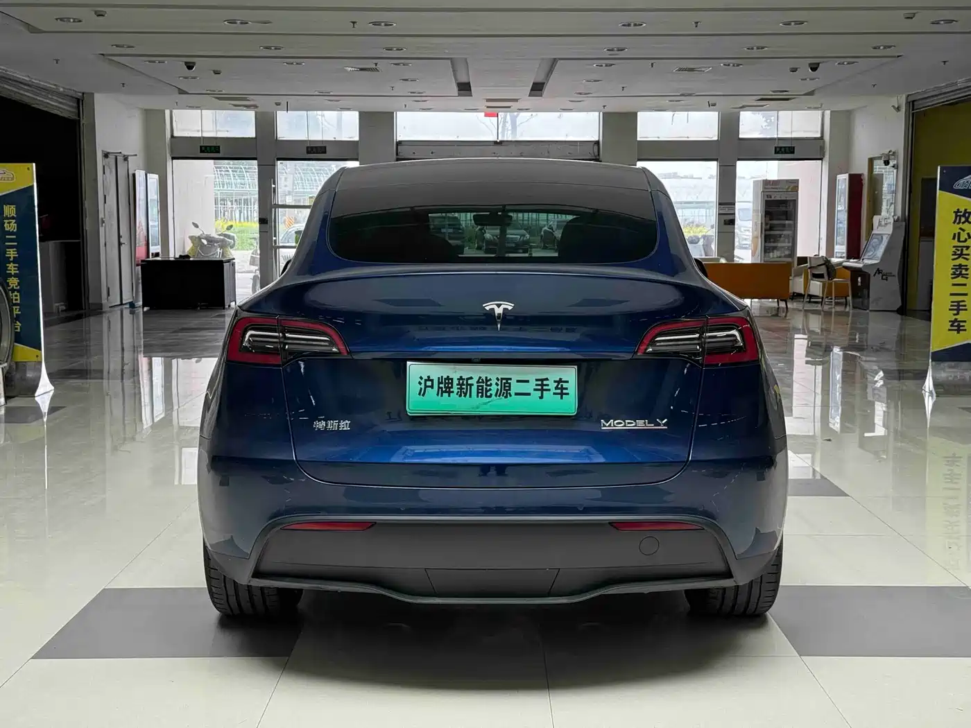 TESLA MODEL Y