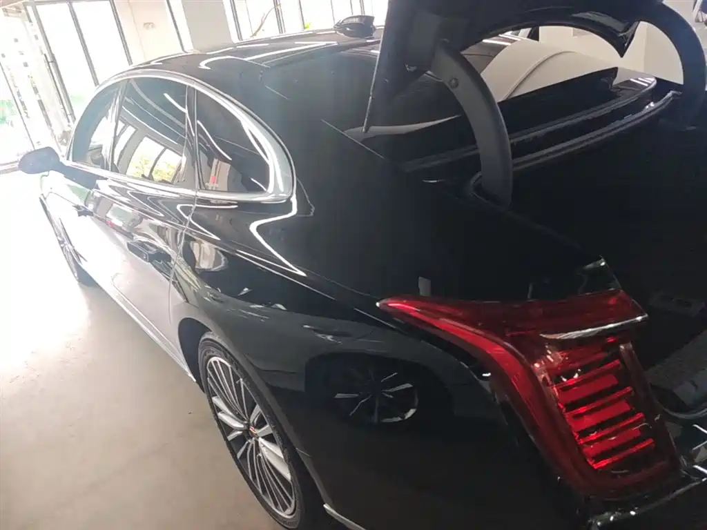 Hongqi H9 2020 3.0T Smart Connection Qi Chang Edition фото 5