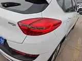 Фото 8 - Geely Emgrand GS