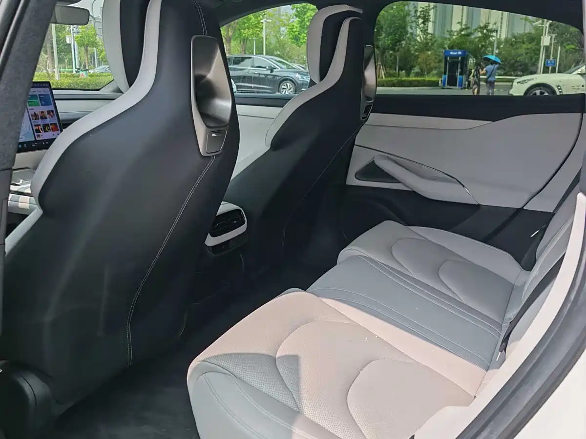 Xiaomi Auto Xiaomi SU7 2024 RWD Standard Founder's Edition фото 8