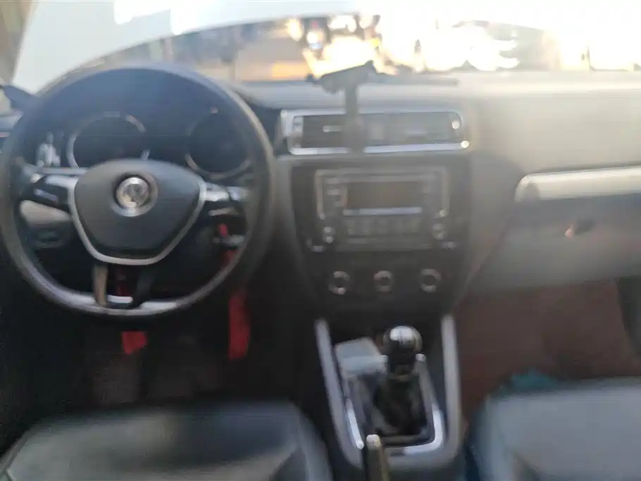Volkswagen Sagitar 2015 1.6L Manual Fashion фото 12