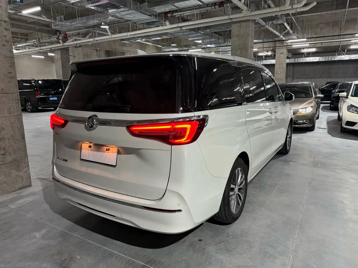Buick GL8 2021 ES Landlord 653T Comfort фото 5