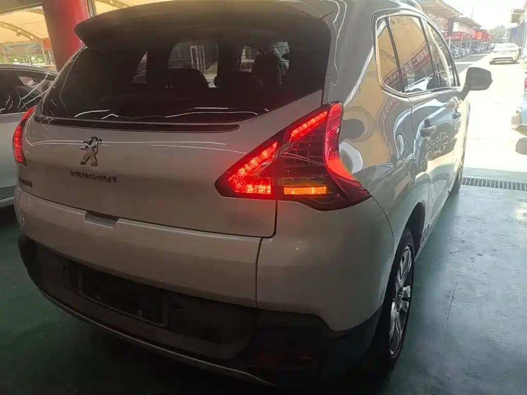 Peugeot 3008 2015 2.0L Manual Classic Edition фото 7