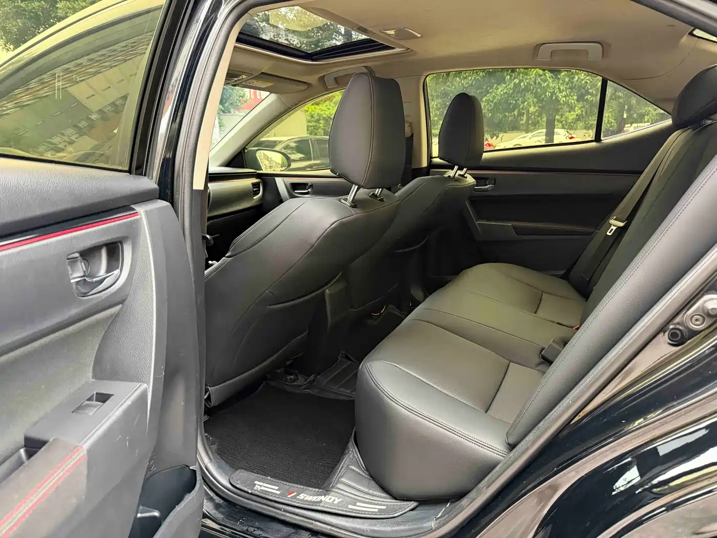 Toyota Levin 2017 1.2T V CVT Luxury Edition фото 7