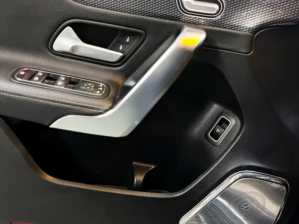 Mercedes-Benz A-Class 2019 A 200 L Sport Sedan фото 10