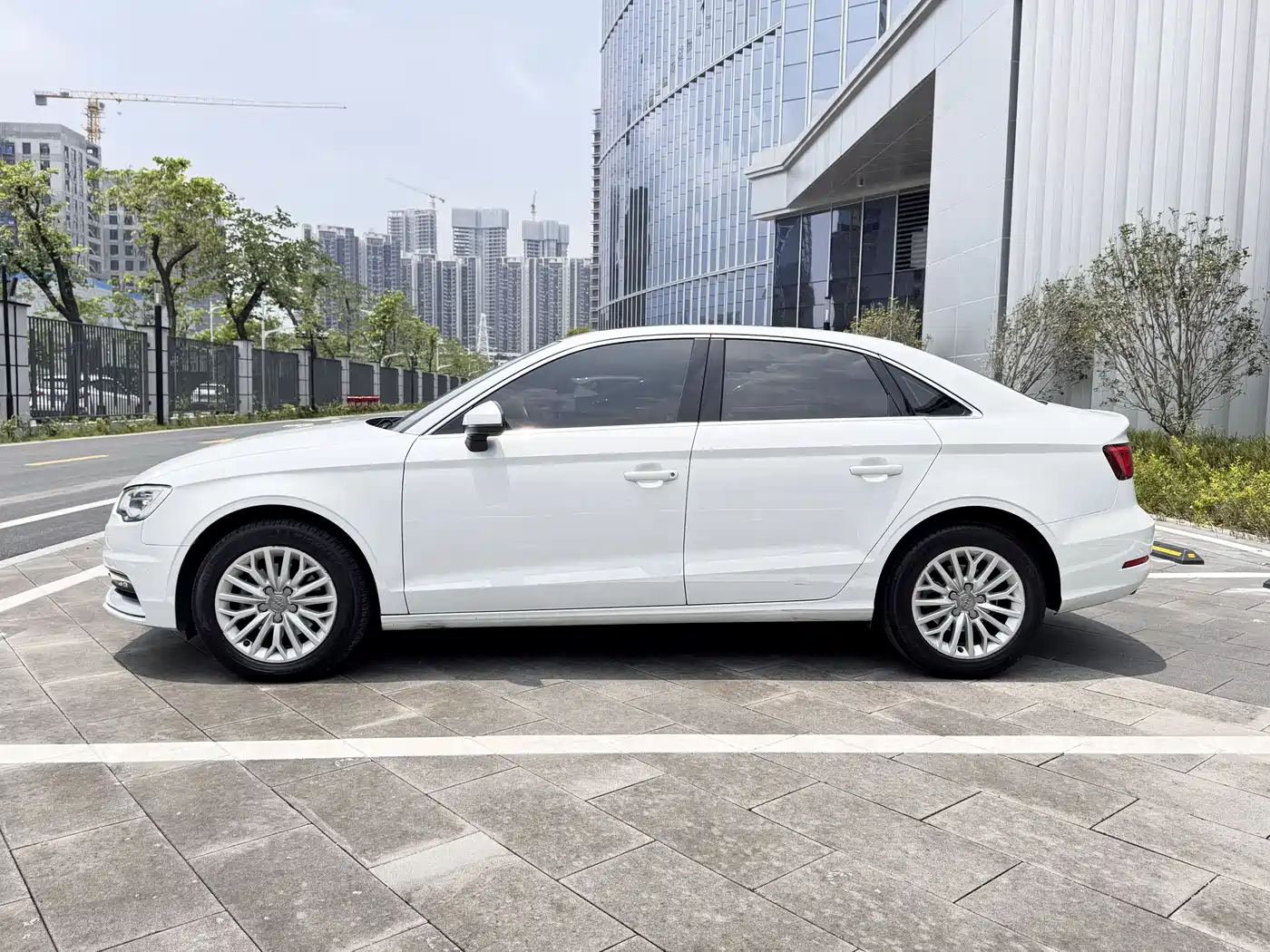 Audi A3 2016 Limousine 35 TFSI Leadership фото 30