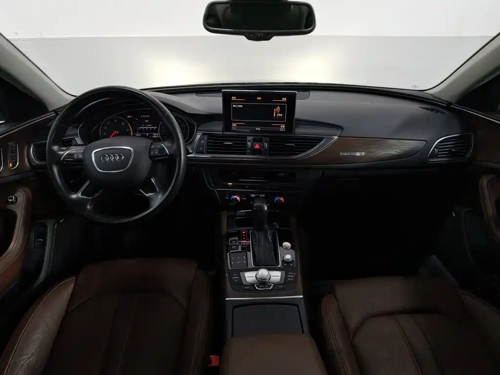 Фото 5 - Audi A6L