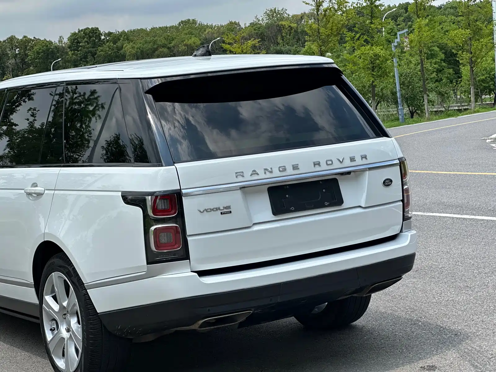 Photo 10 - Land Rover Range Rover